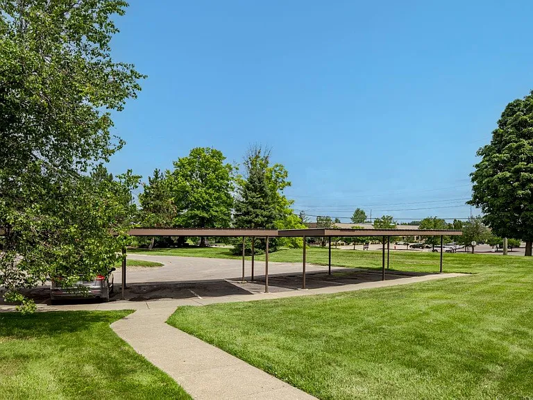 Pavilion Court Apartment Homes — Photo 21
