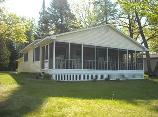 4101 Lakeshore Dr, Gladwin, MI 48624