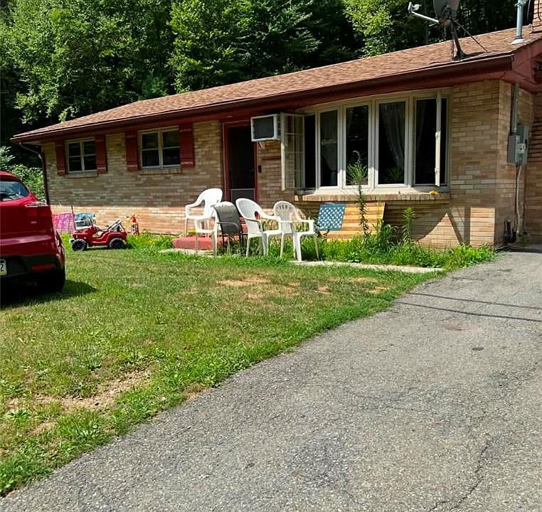 1st image of 2435 Walnut Dr