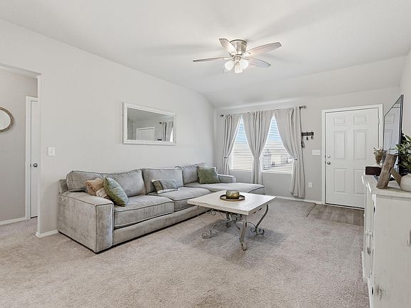 4th image of 8 Spring Ridge Ln