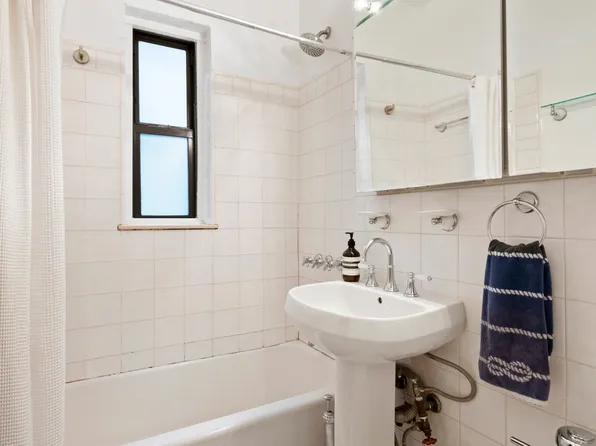 62 East 87th Street 3C image 6 of 6