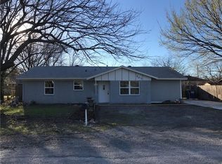 207 Redbud Trl, Shady Shores, TX 76208