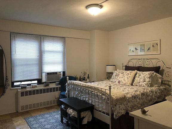 5th image of 210 E Broadway APT 406