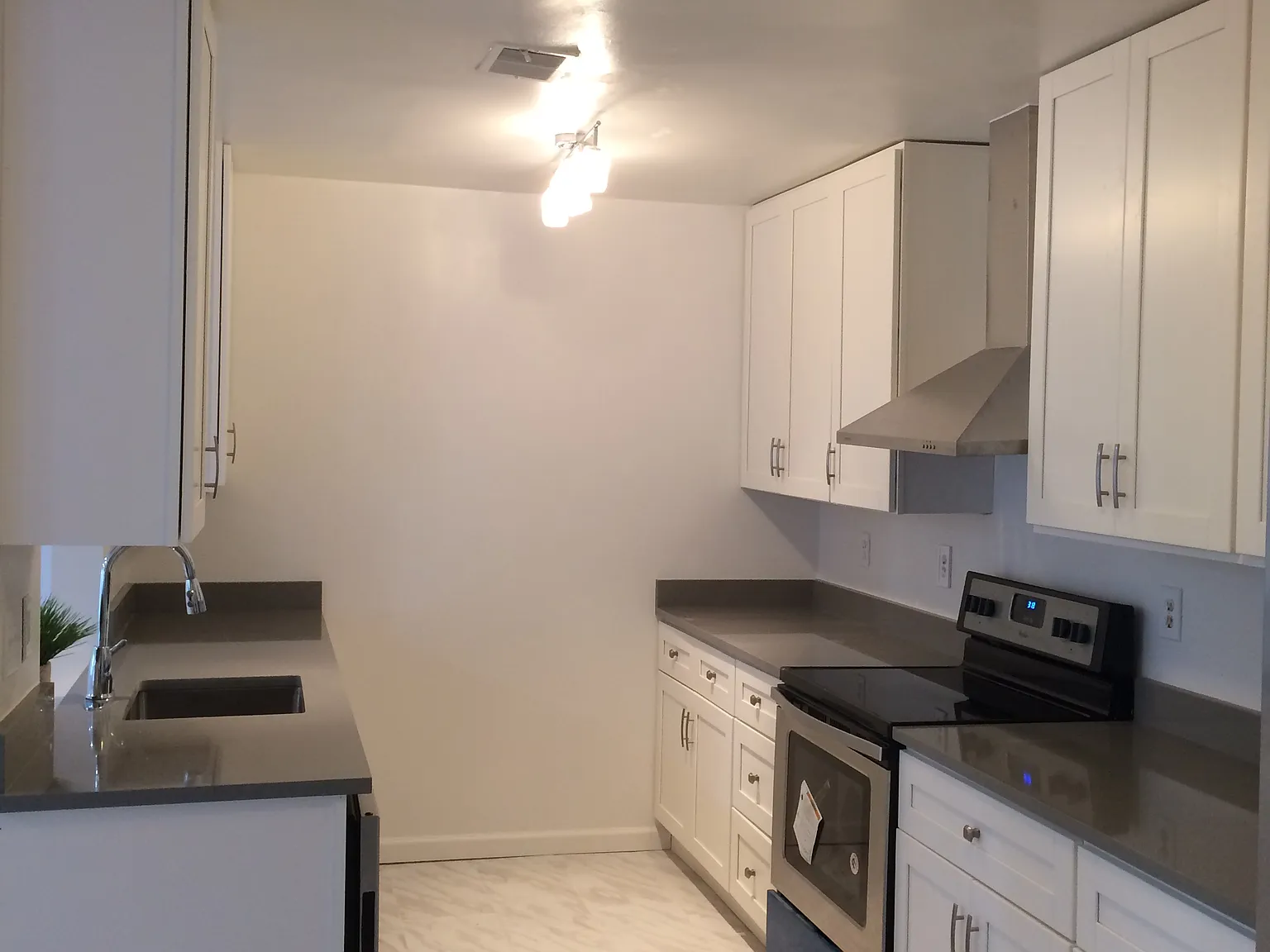 Modern And Private Th 3bed 2.5baths — Photo 3