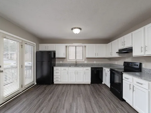 Country Shores Apartments