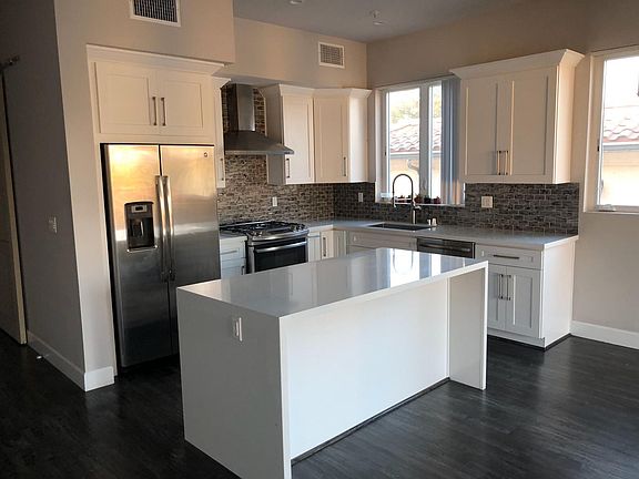 5th image of 5017 Laurel Canyon Blvd #302