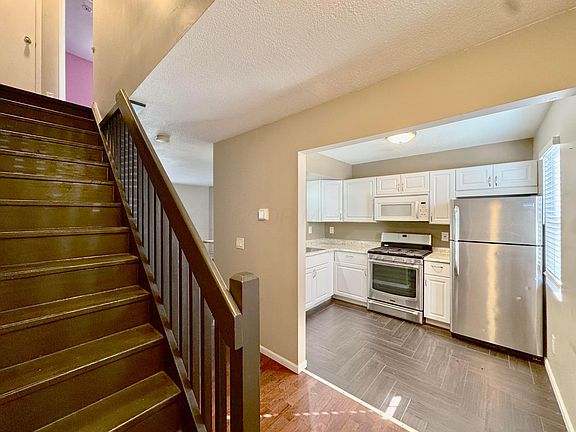 2nd image of 1768 Ridgebury Dr #135A