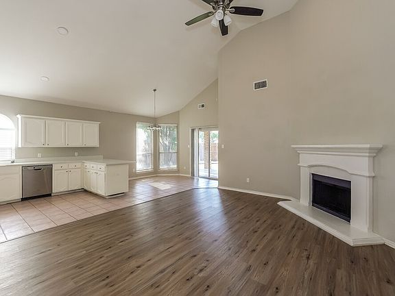 3rd image of 10645 Fossil Hill Dr