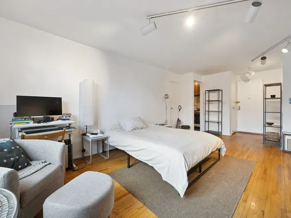 166 West 76th Street image 2 of 14