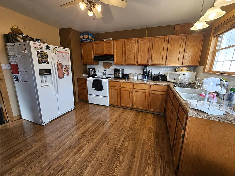 632 Mill St — Photo 3