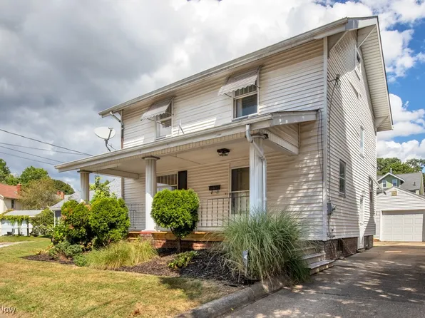 1430 Piper Ct NW, Canton, OH 44703