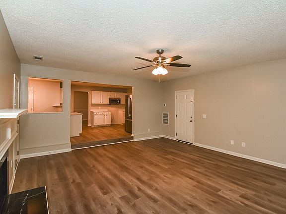 5th image of 3900 Majestic Way