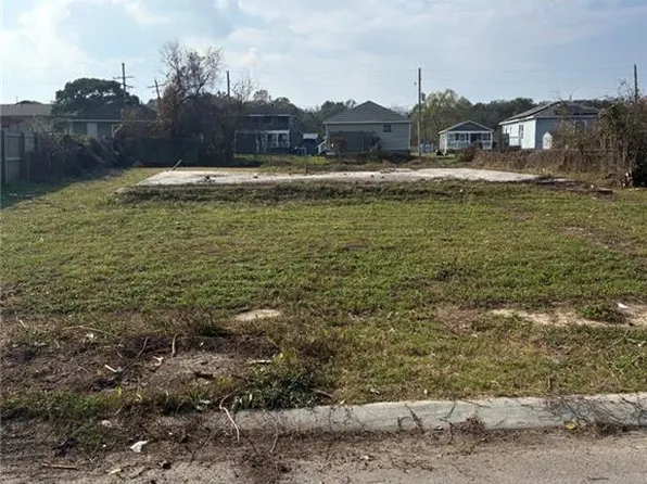 6624 W Laverne St, New Orleans, LA 70126