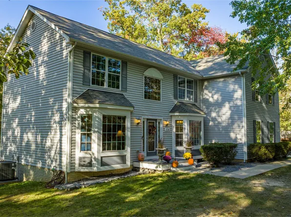 714 Cougar Ct, Lusby, MD 20657