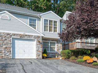 202 Mountainstone Dr, Elizabethtown, PA 17022