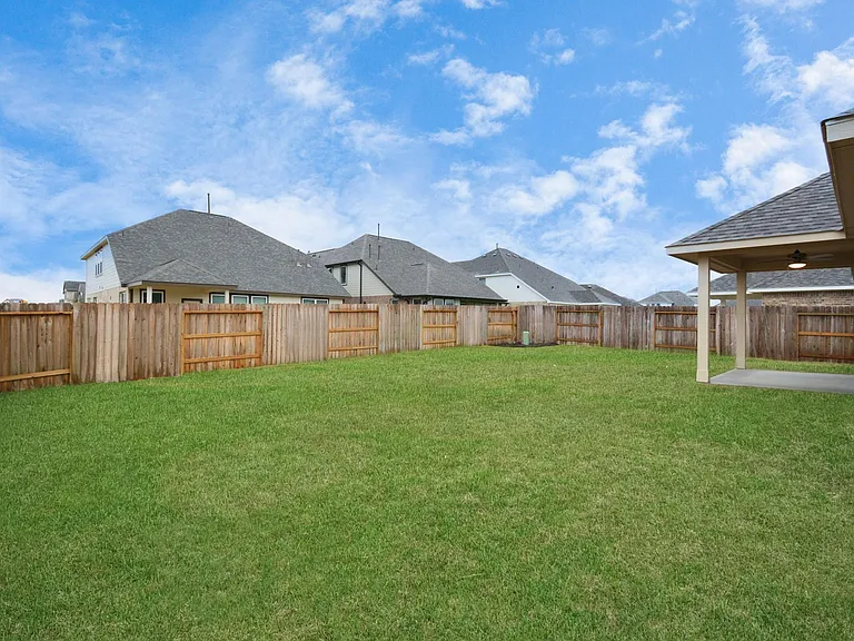 2734 San Bernard Dr — Photo 34
