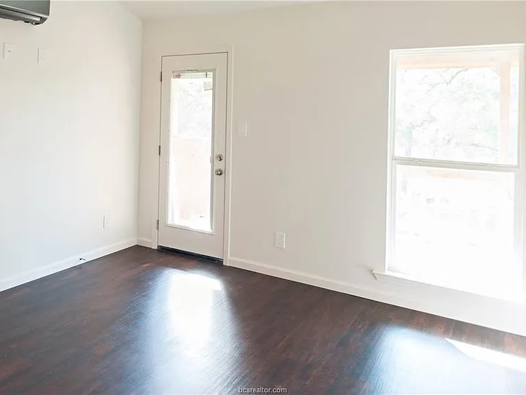 10326 N Dowling Rd — Photo 1