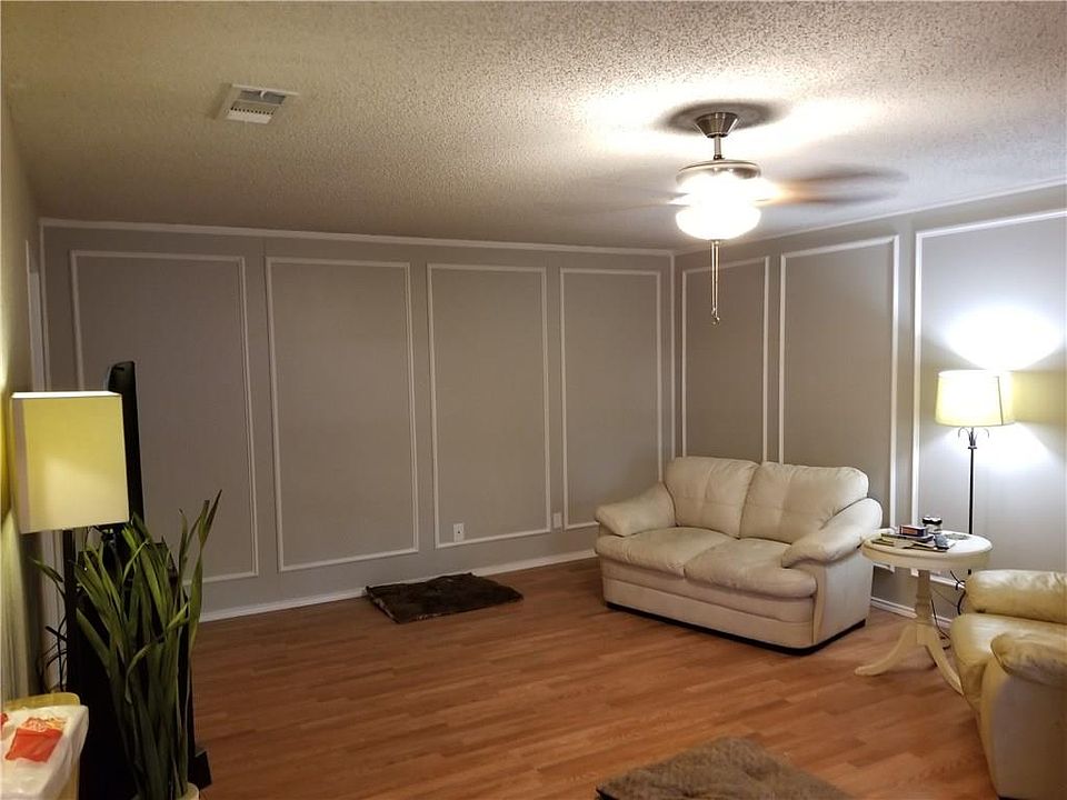 2nd image of 3532 Park Lake Dr