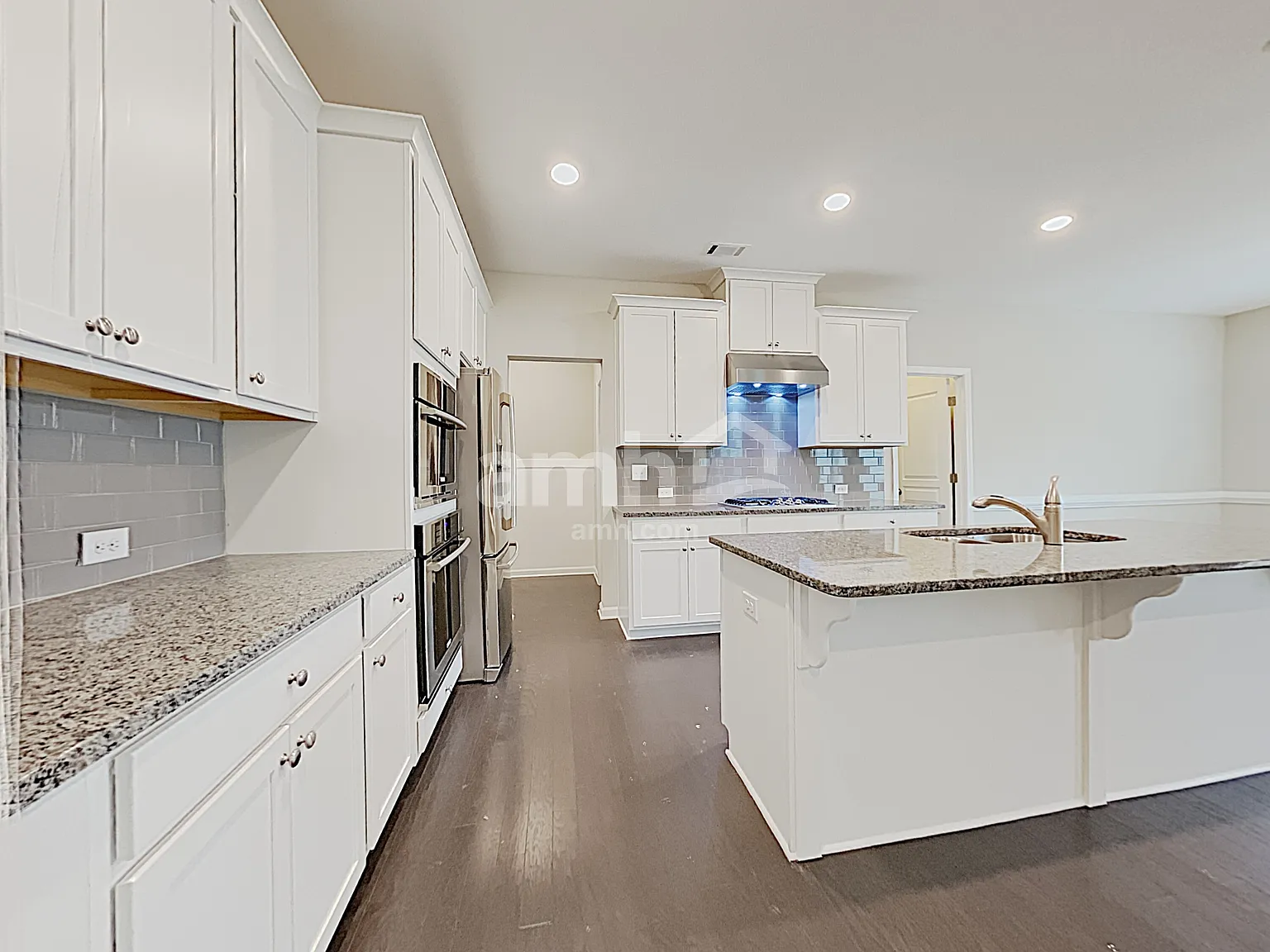 4 bed, 2.0 bath, 2712 sqft, $3,050 — Photo 4