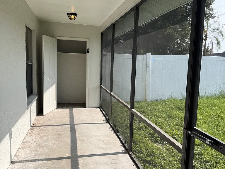 4111 SW 7th Pl — Photo 12