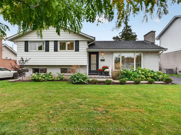89 Sunset Blvd, Kingston, ON K7M 4W2