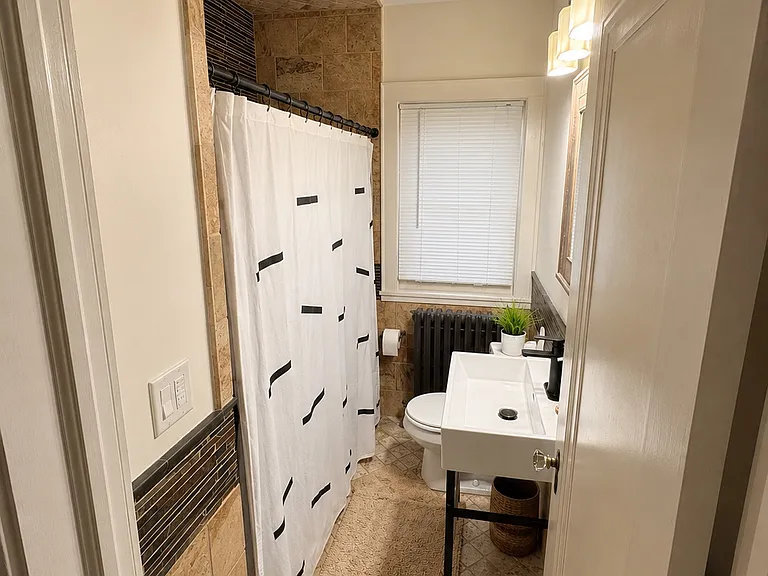 2909 W 43rd St #2 — Photo 7