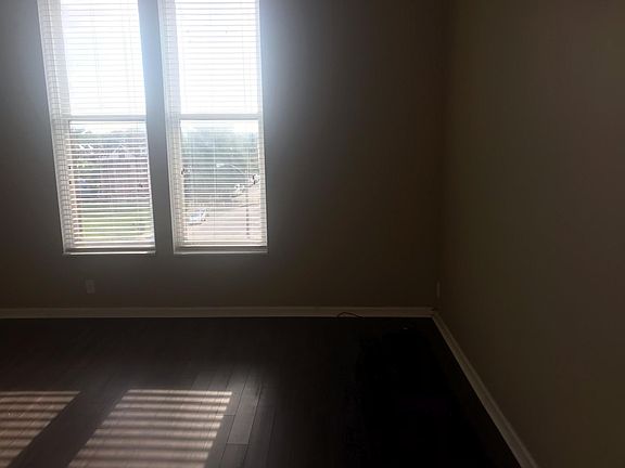 5th image of 3556 Shenandoah Ave APT 302