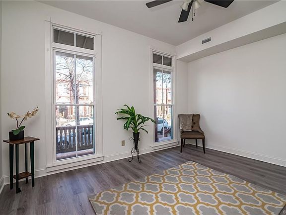 4th image of 913 W Clay St APT 1
