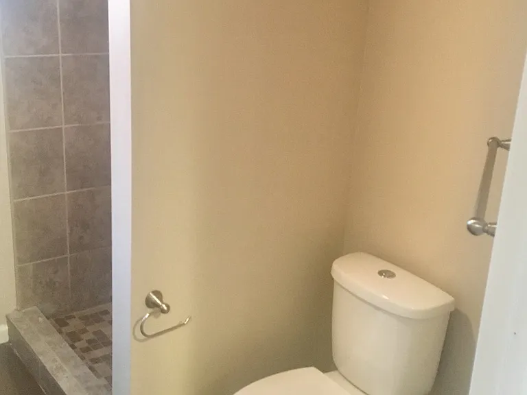 Nola Court Apartments — Photo 16