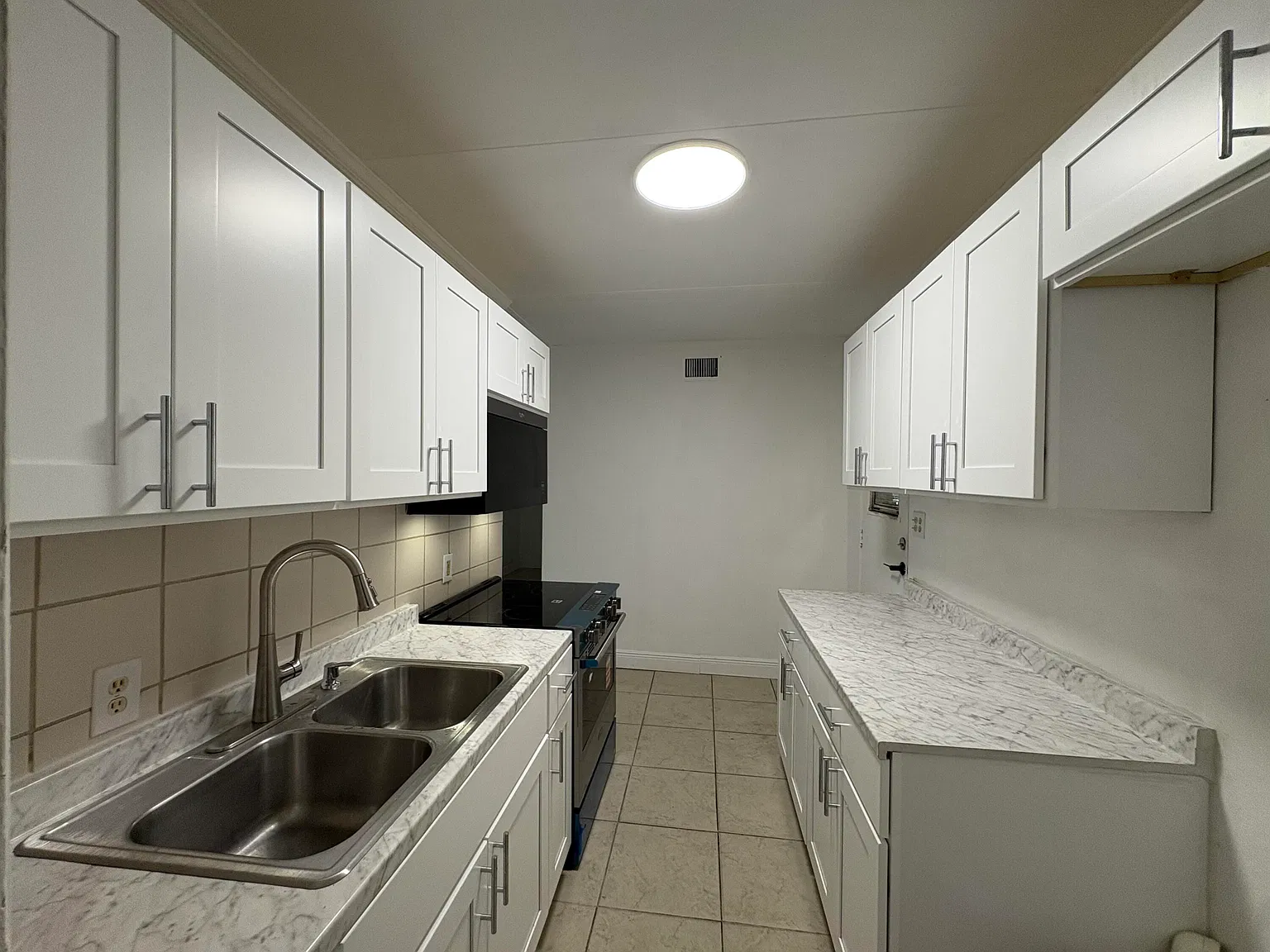 3 bed, 2.0 bath, 1274 sqft, $2,800 — Photo 3