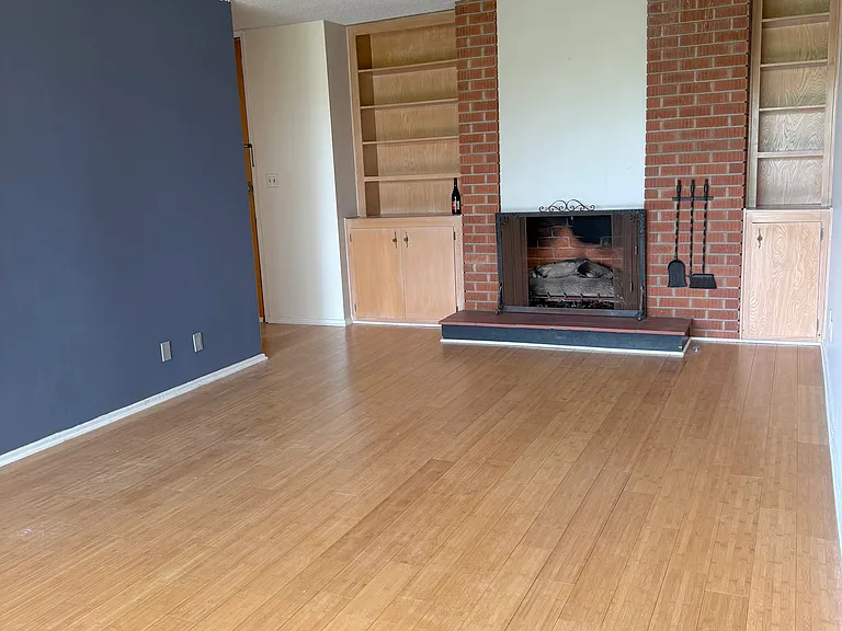 941 10th St #8 — Photo 3