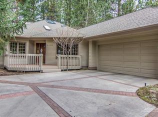 60773 Willow Creek Ct, Bend, OR 97702