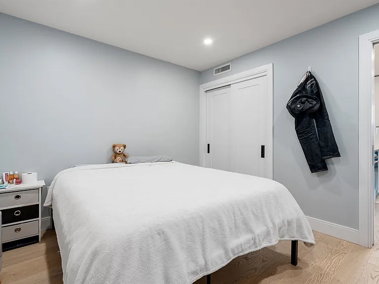 71 Border St #2 — Photo 9