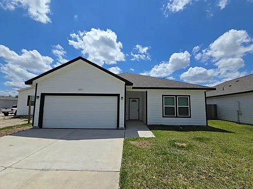 1055 County Road 5736 Photo 1