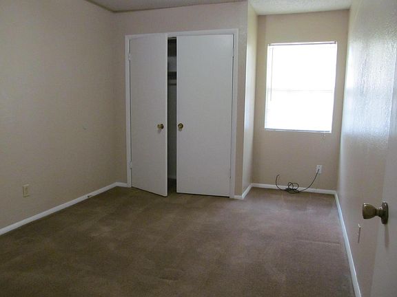 5th image of 3618 Club Estates Dr
