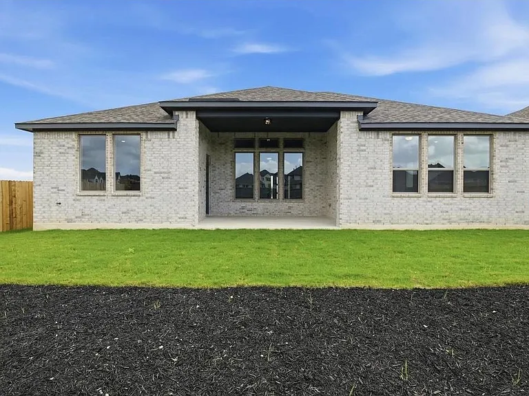 327 Grand Legacy — Photo 12