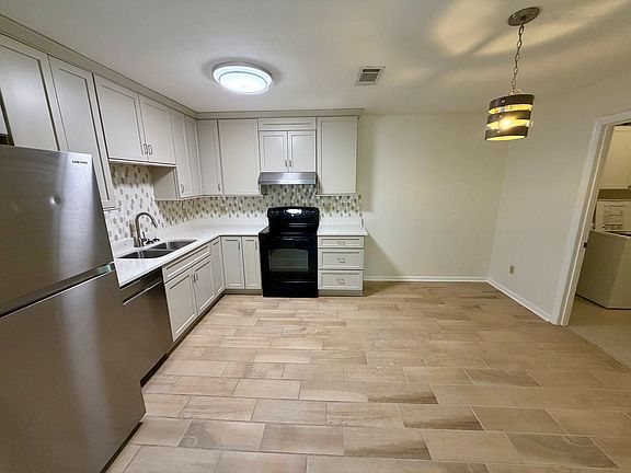 4th image of 513 W 7th Ave #B