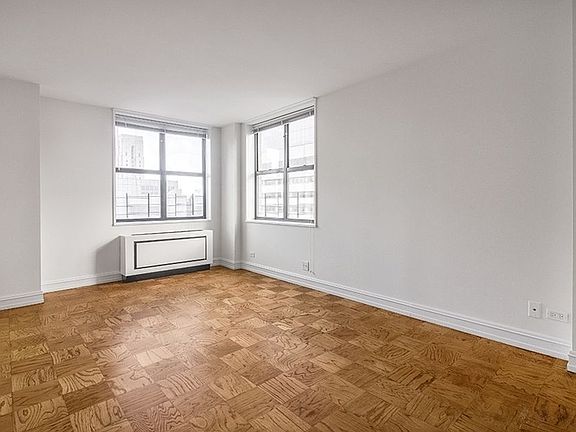 4th image of 400 E 71st St APT 24D