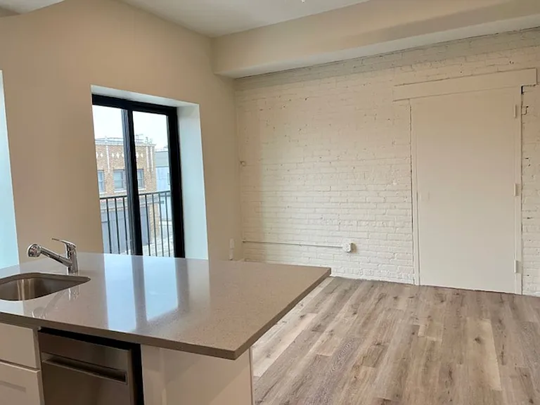 Beautiful Apartments West Grand Neighborhood — Photo 12