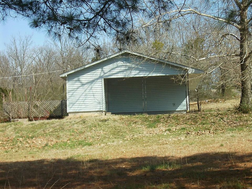 2nd image of 604 W Avenue D