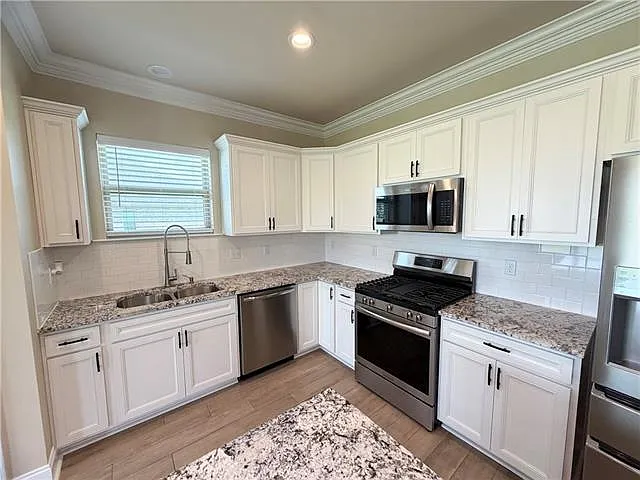 204 Cypress Bnd — Photo 9