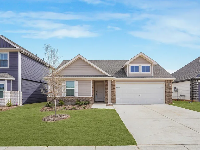 1566 Brooke Dr — Photo 1