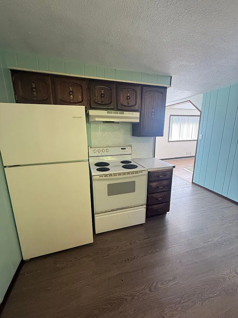 Spacious 3-Bedroom with Covered Storage in North Bend — Photo 3