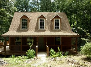 364 Sycamore Cir, Warne, NC 28909