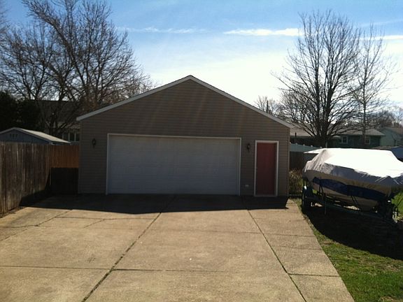 2nd image of 2817 W 32nd St