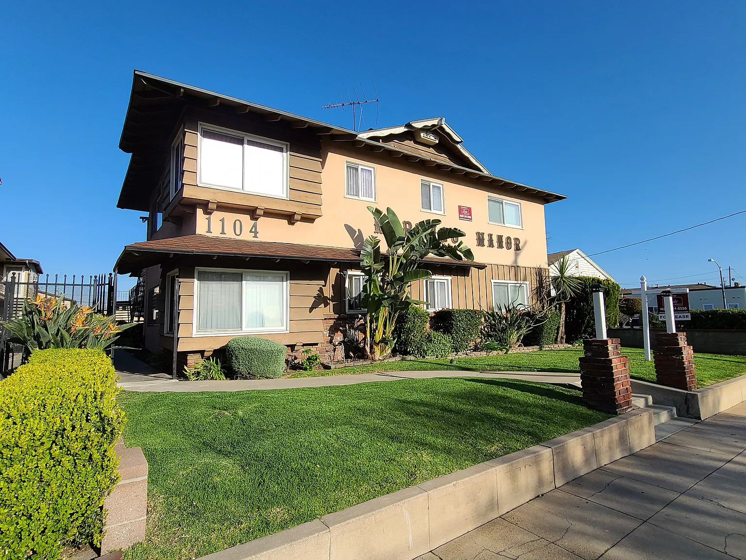 2 bed, 775 sqft, $2,150 — Photo 1