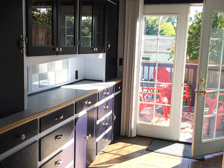 1018 E Nora Ave — Photo 2