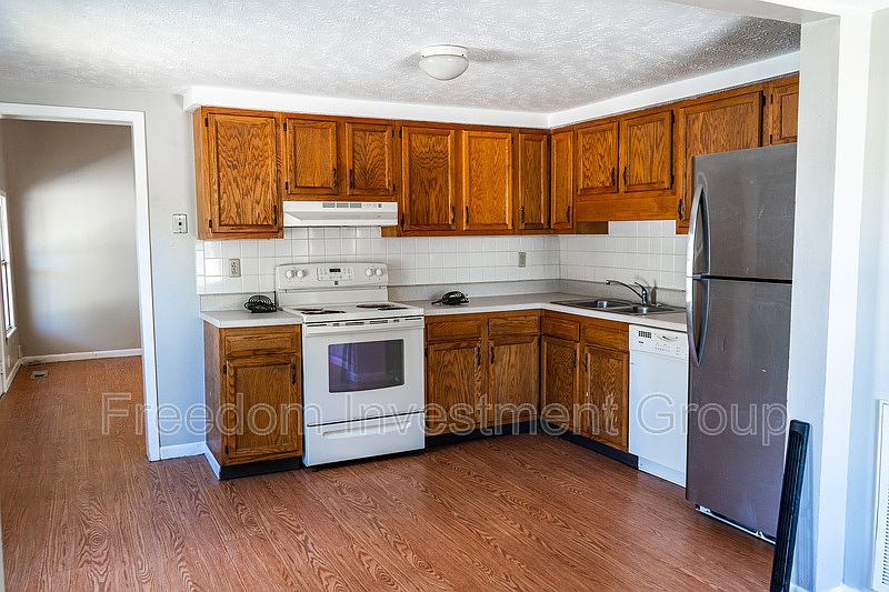 1st image of 2515 Cedar Ln #1