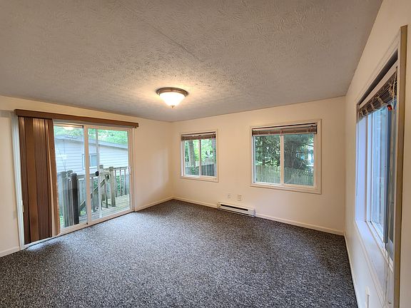 5th image of 3032 Englewood Dr