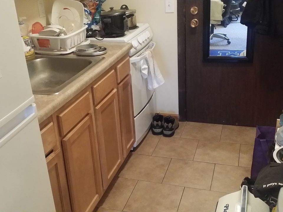 2nd image of 2120 University Ave APT 412